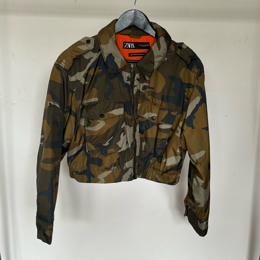 Zara Camo Cropped Puffer - Mediun